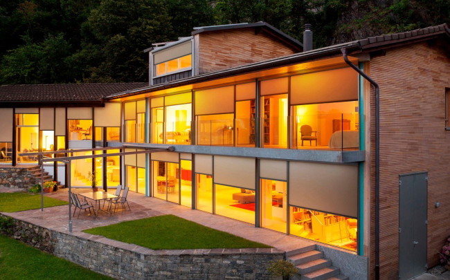 Voir nos stores extérieurs Autres stores extérieurs