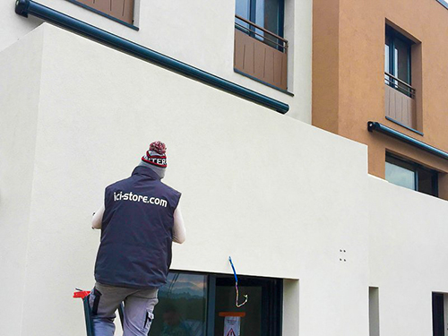 Installation professionnelle stores banne résidence