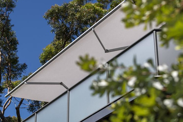 store motorise ou manuel, choix type de store, store banne sur mesure, fabricant français store banne Store sur mesure