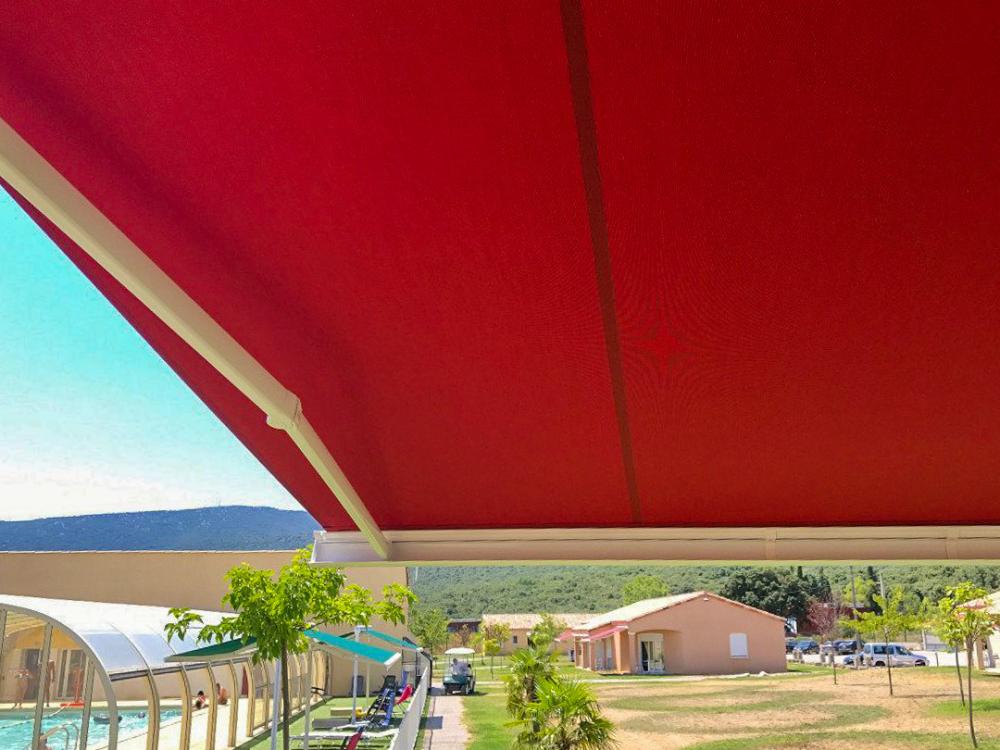 Pose de stores double pente et store coffre à Montpellier