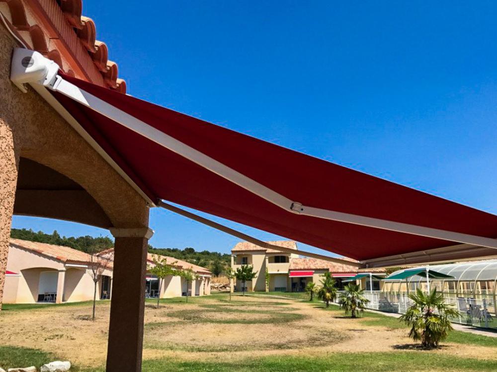 Stores double pente et stores coffre Park & Suites Montpellier