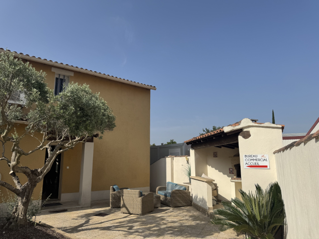 fabrication de store banne, store extérieur sur mesure, toile de store Usine stores banne en France