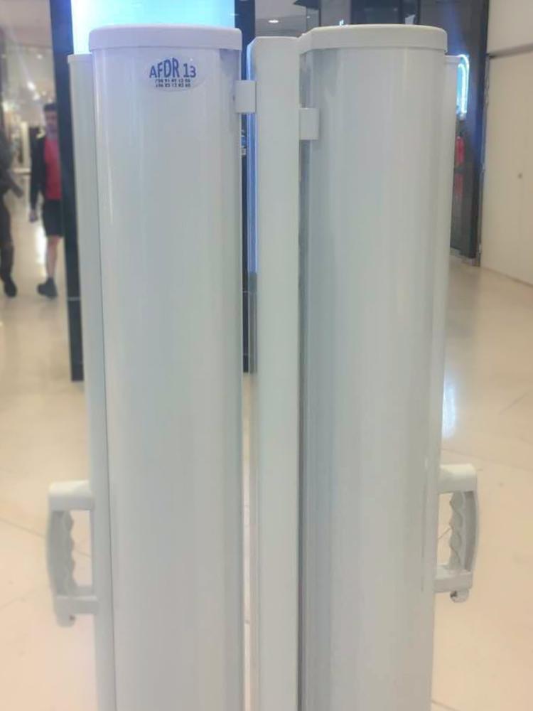 Store latéral rétractable Stores latéraux au centre commercial les Terrasses du Port de Marseille