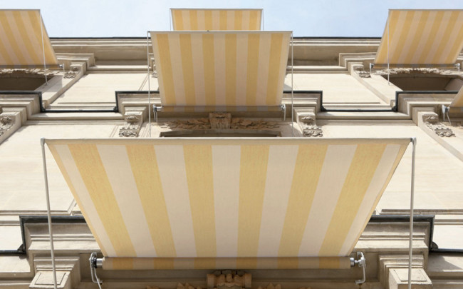 Store de fenêtre à projection Store bannette - Store à projection